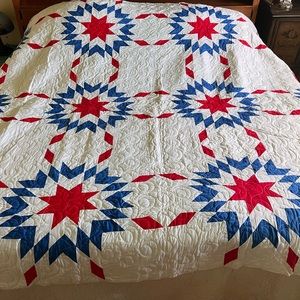 Antique 1975 STAR Pattern Quilt Oversized King 116”x87” ~ RED, WHITE, BLUE